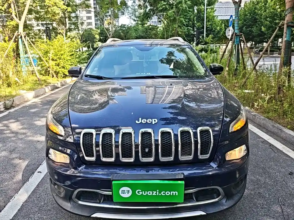 Jeep Cherokee — миниатюра 3