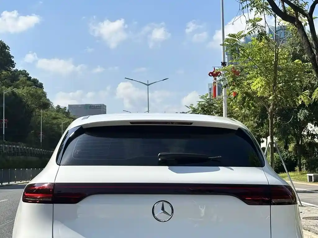 Mercedes-Benz EQC — миниатюра 5