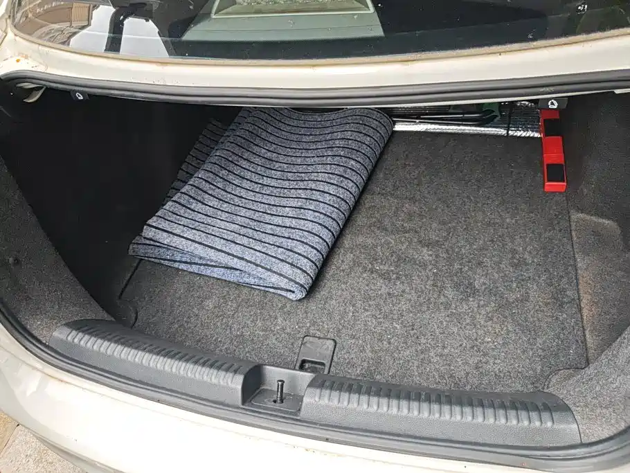 Volkswagen Sagitar — миниатюра 4