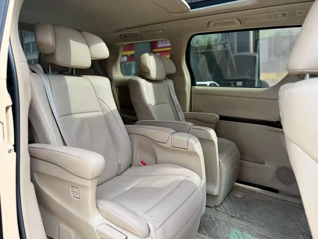 Toyota Alphard 2012 2.4L Luxury