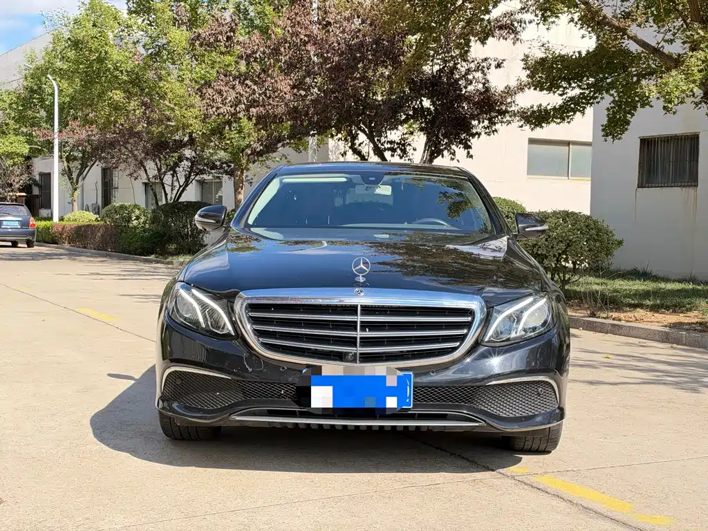 Mercedes-Benz E-Class — миниатюра 2