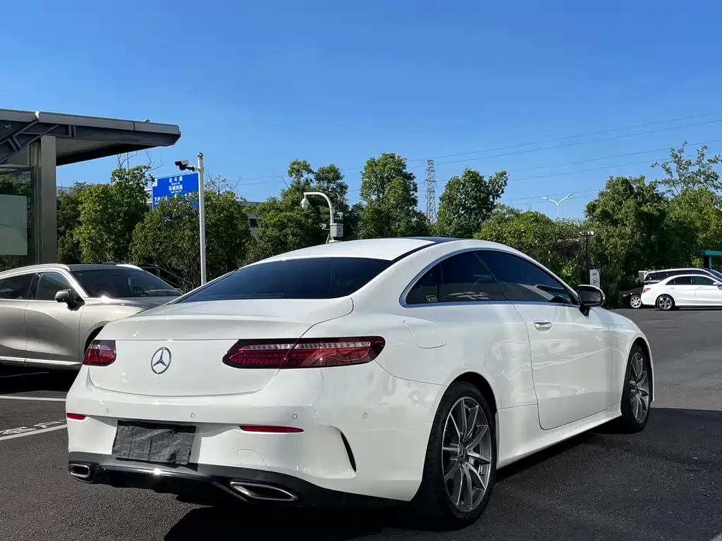 Mercedes-Benz E-Class (Import) — миниатюра 19