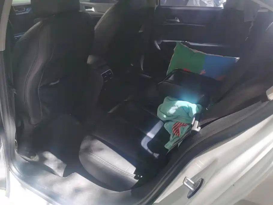 Peugeot 408 — миниатюра 11