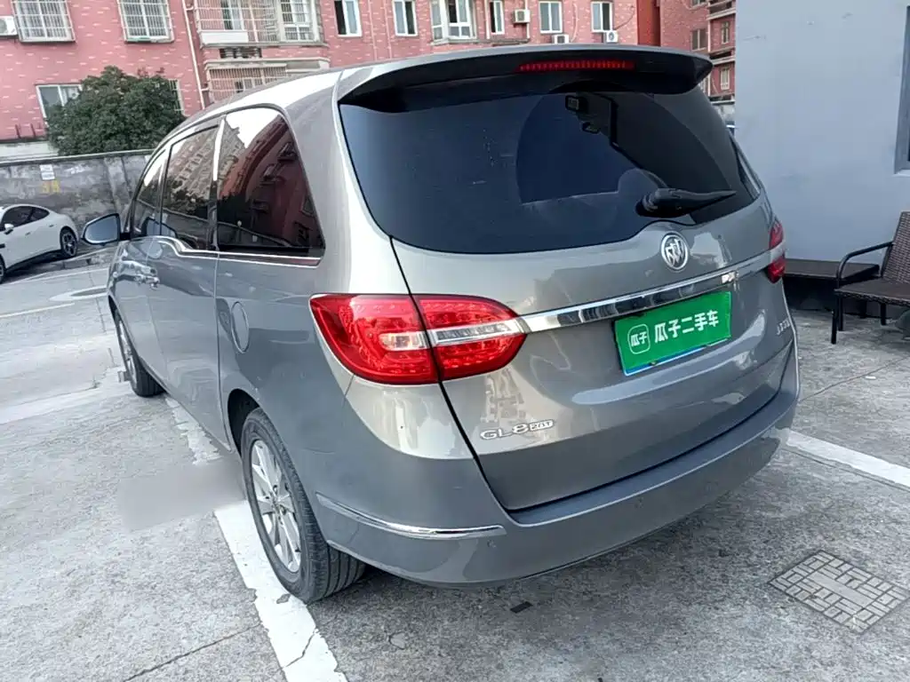 Buick GL8 — миниатюра 5