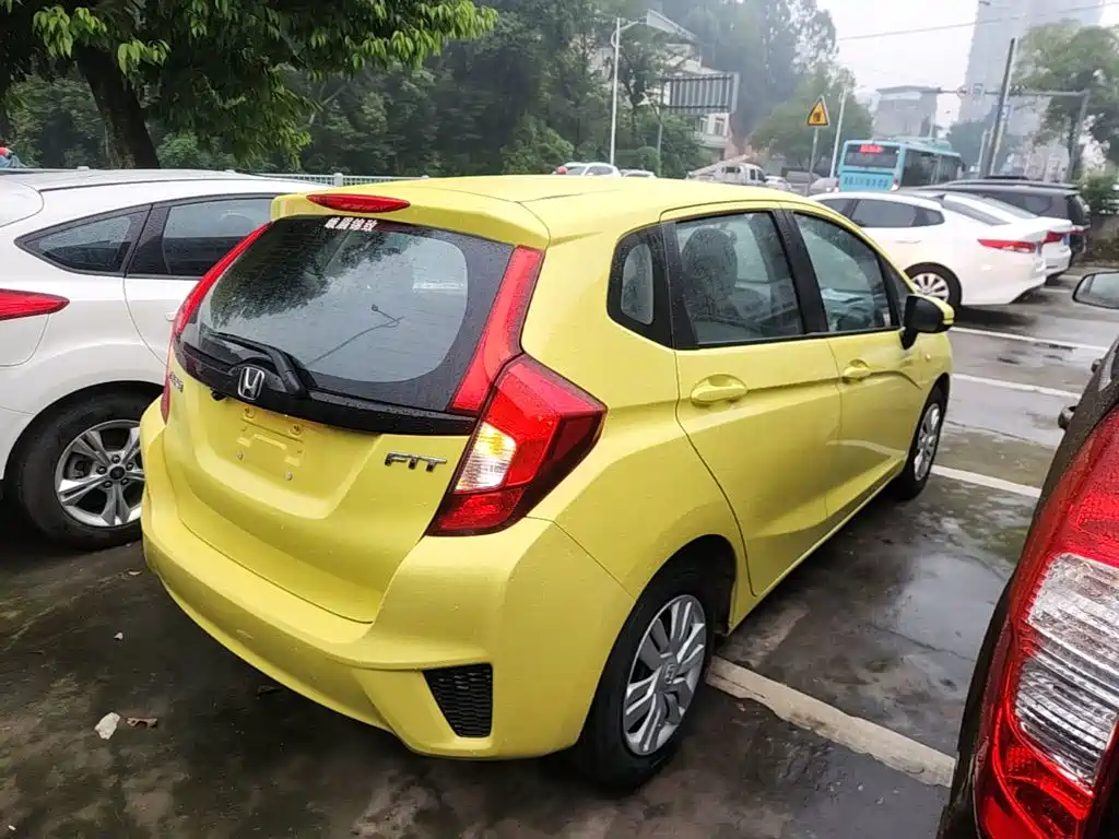 Honda Fit — миниатюра 7