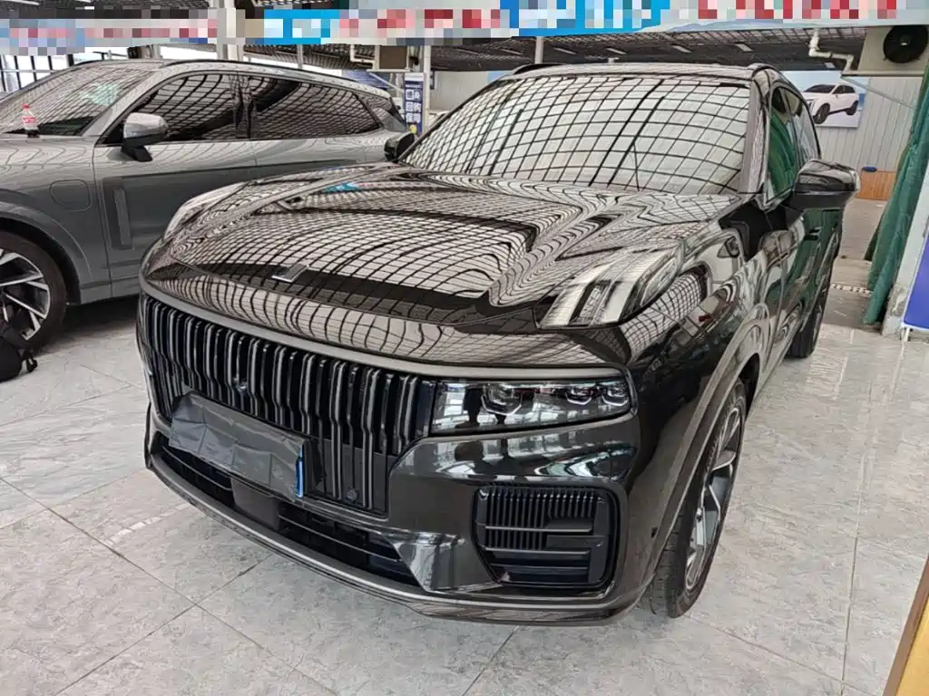 Lynk & Co 09