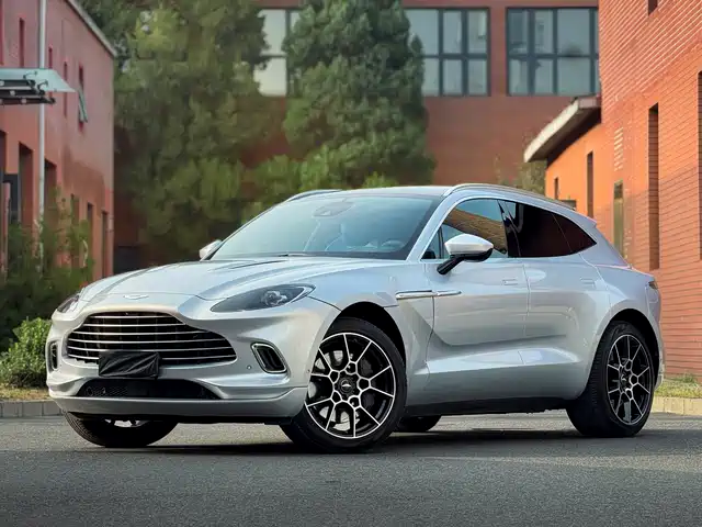 Aston Martin DBX