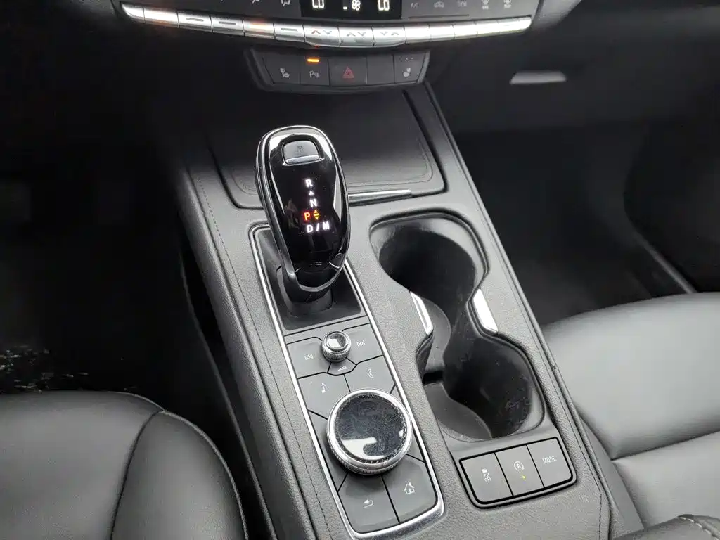 Cadillac XT4 — миниатюра 13