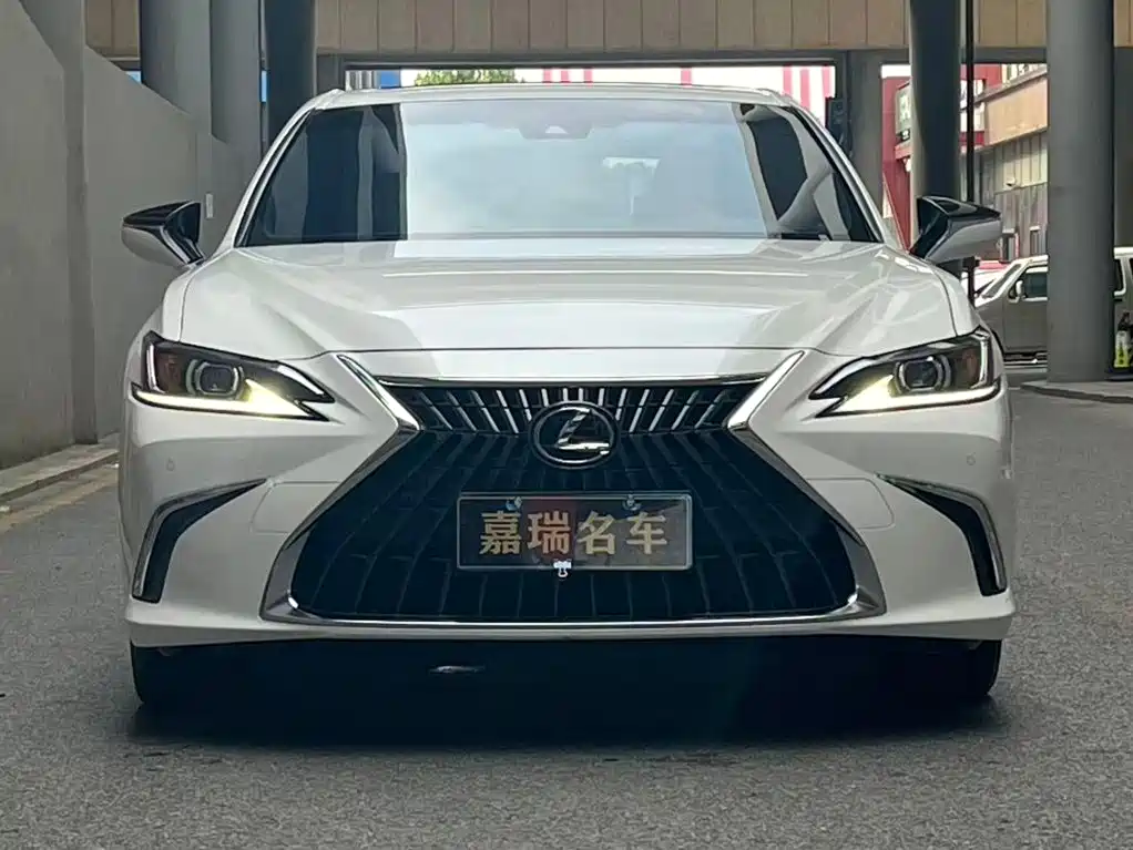 Lexus ES — миниатюра 2