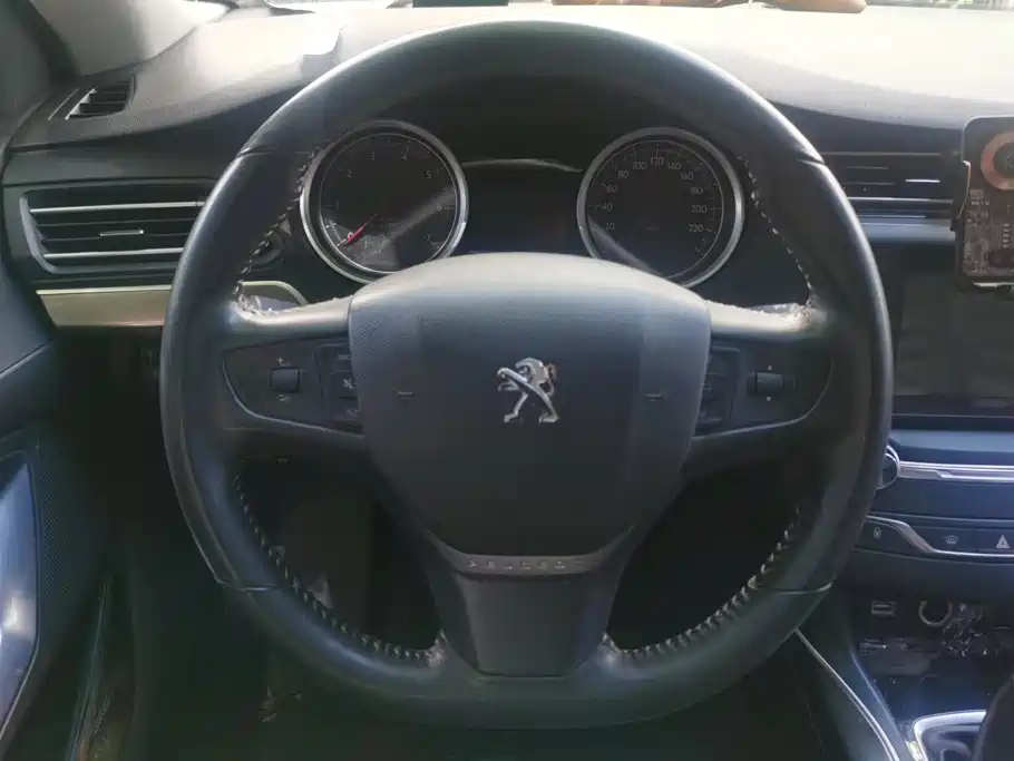 Peugeot 408 — миниатюра 15