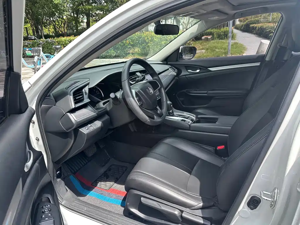 Honda Civic — миниатюра 9