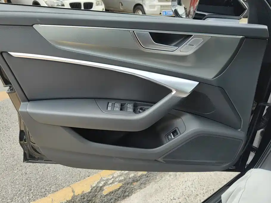Audi A6L — миниатюра 7