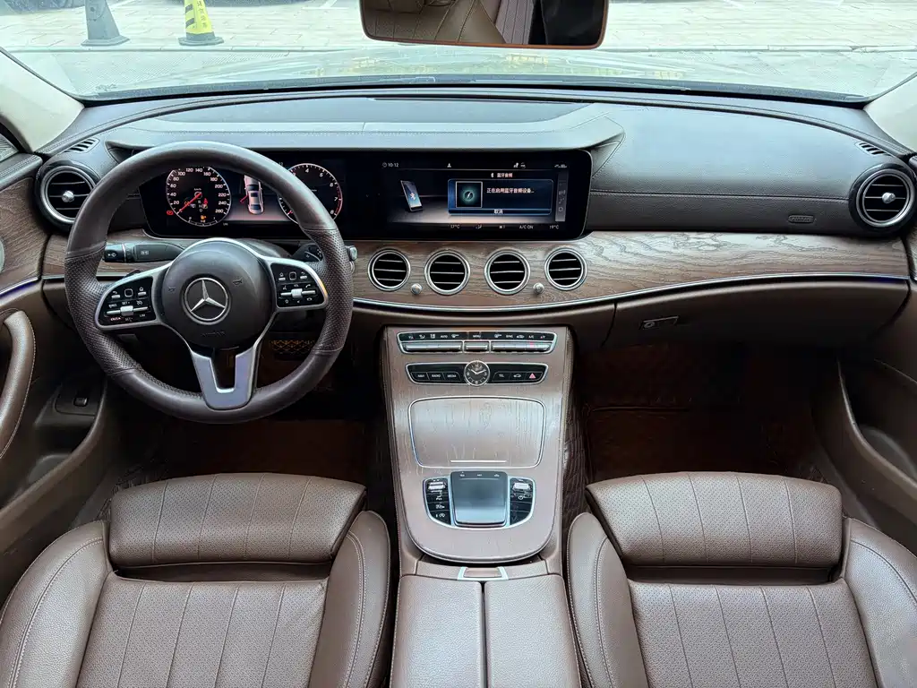 Mercedes-Benz E-Class — миниатюра 5