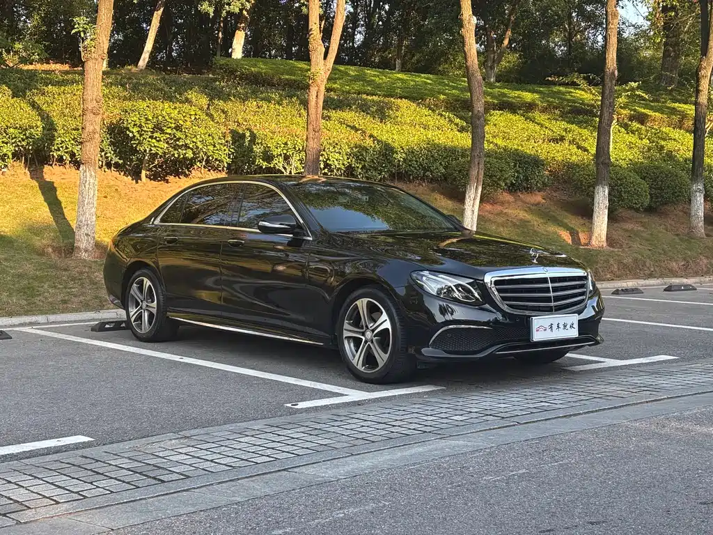 Mercedes-Benz E-Class — миниатюра 3