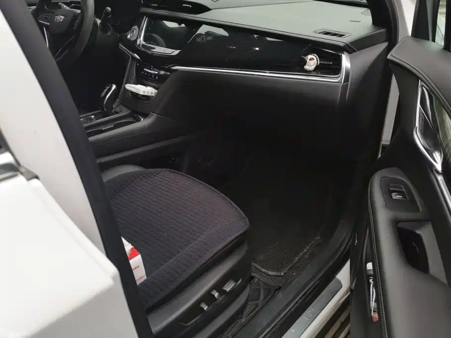 Cadillac XT6 — миниатюра 8