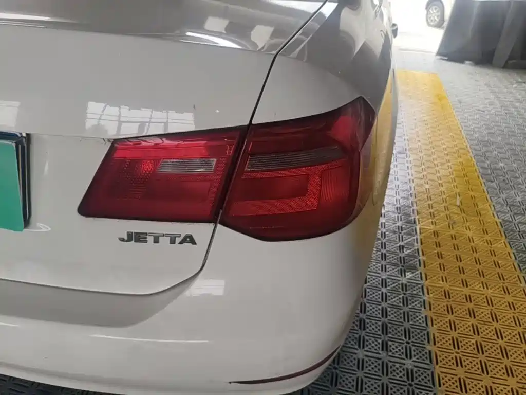 Volkswagen Jetta — миниатюра 8