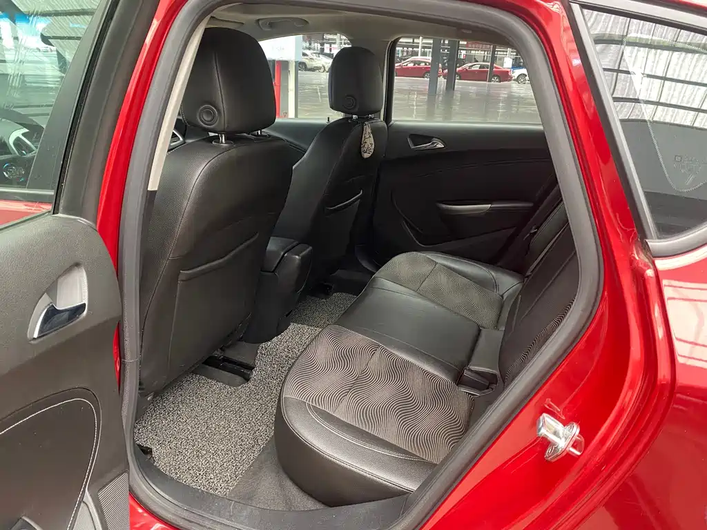 Buick Excelle — миниатюра 12