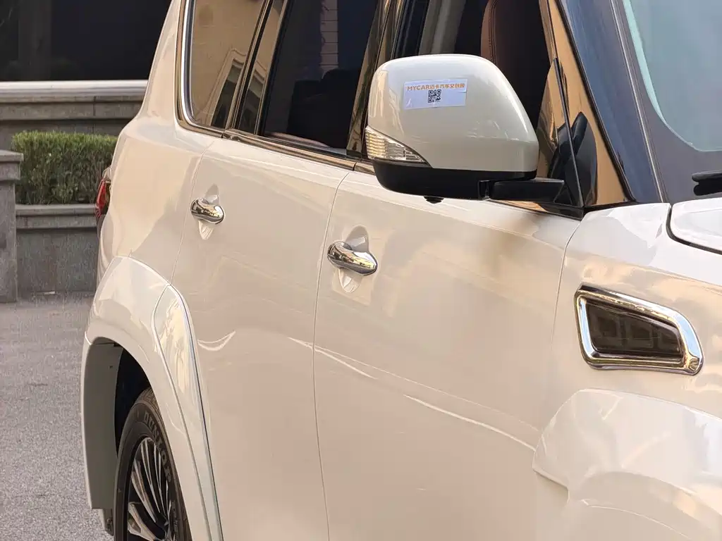 Nissan Patrol — миниатюра 15