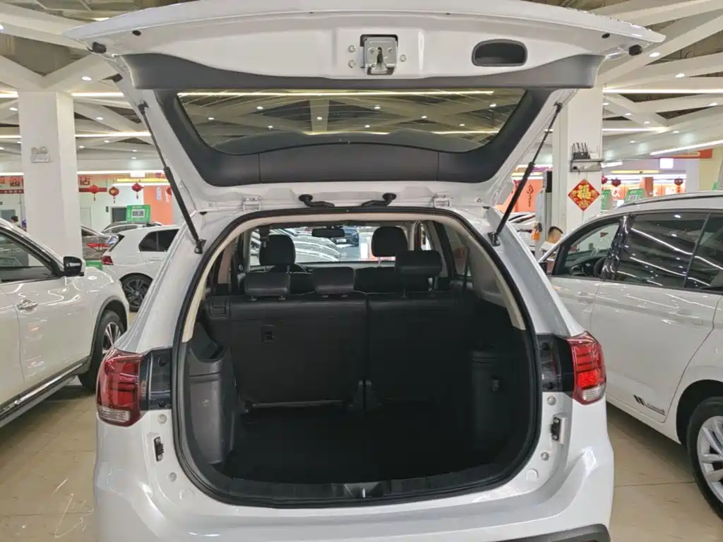 Mitsubishi Outlander — миниатюра 19