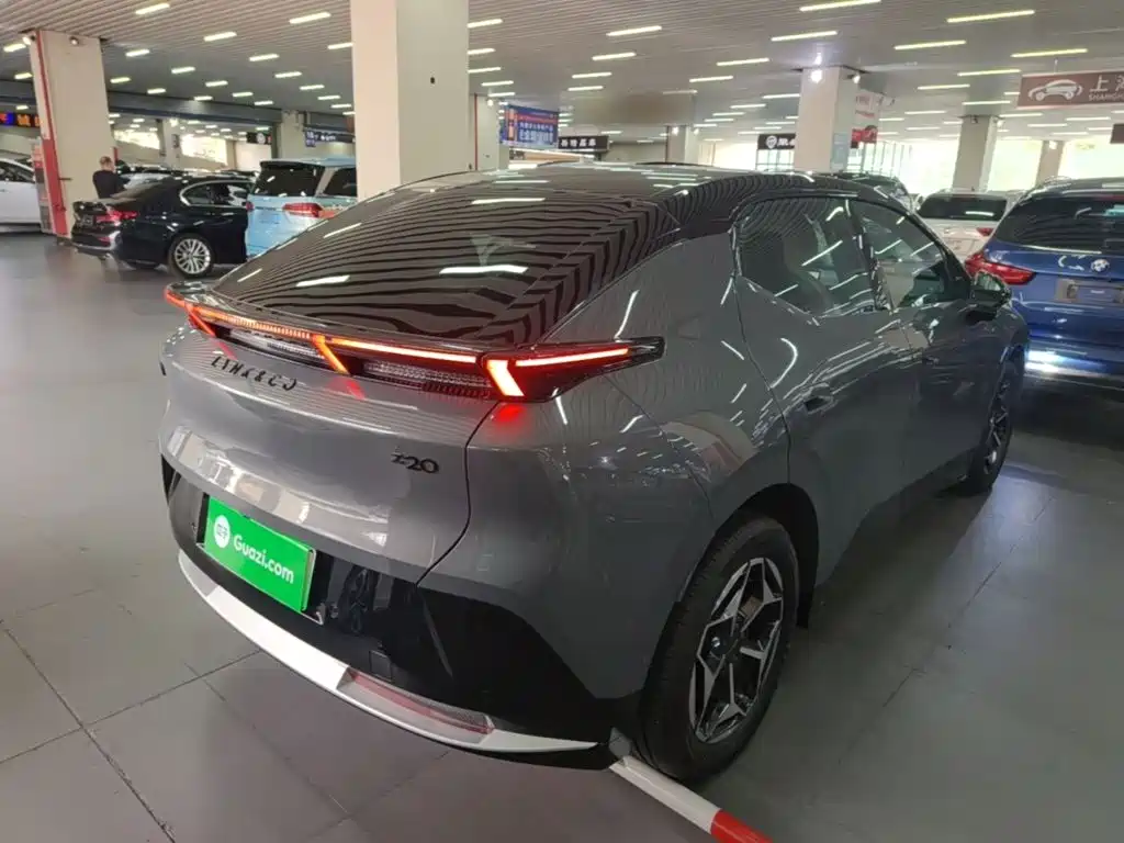 Lynk & Co 20 — миниатюра 7
