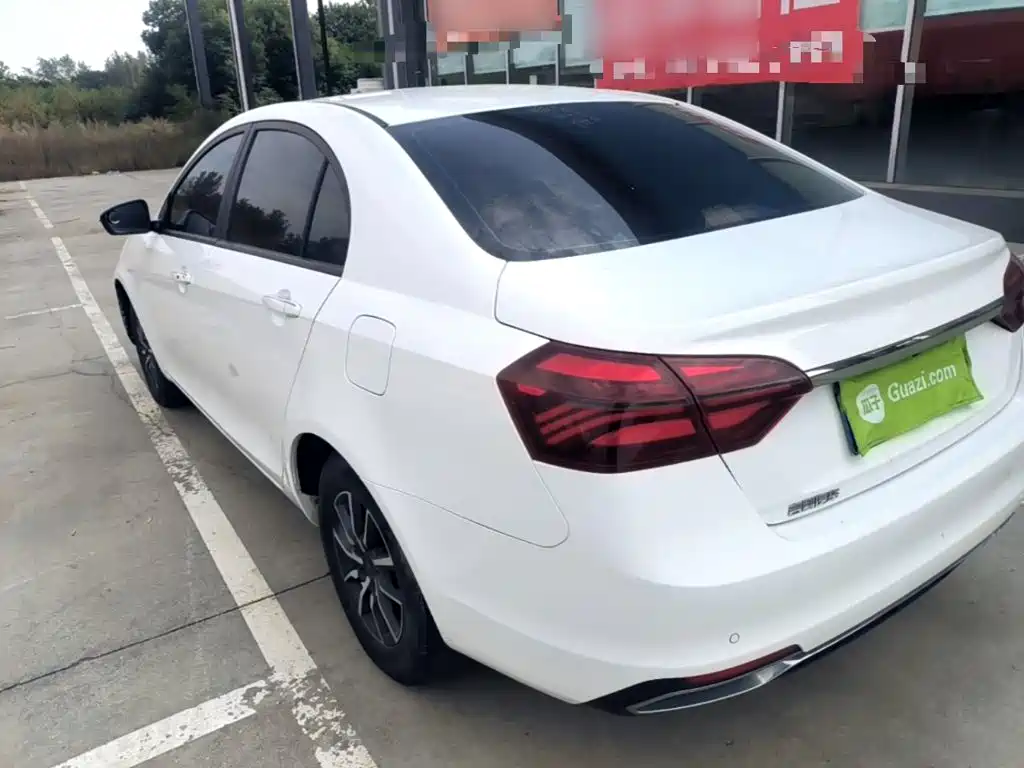 Geely Emgrand — миниатюра 5