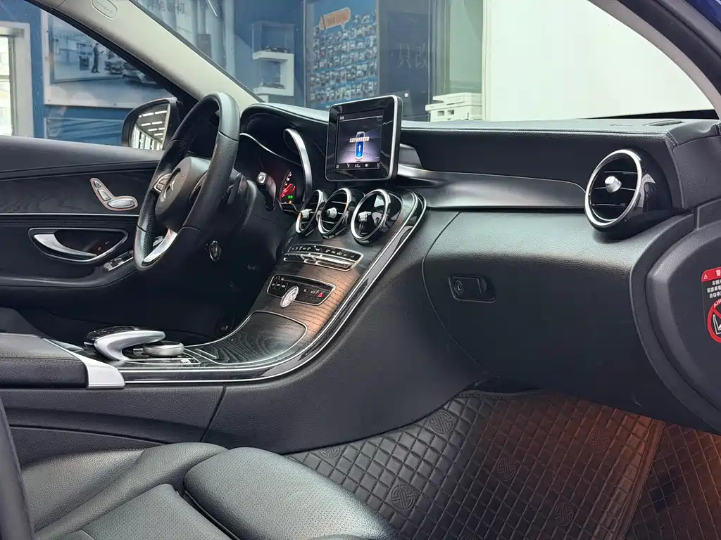 Mercedes-Benz C-Class — миниатюра 15