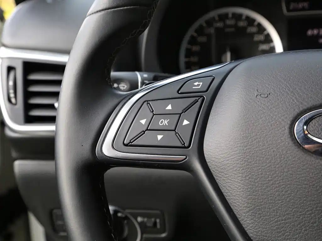 Infiniti QX30 — миниатюра 12