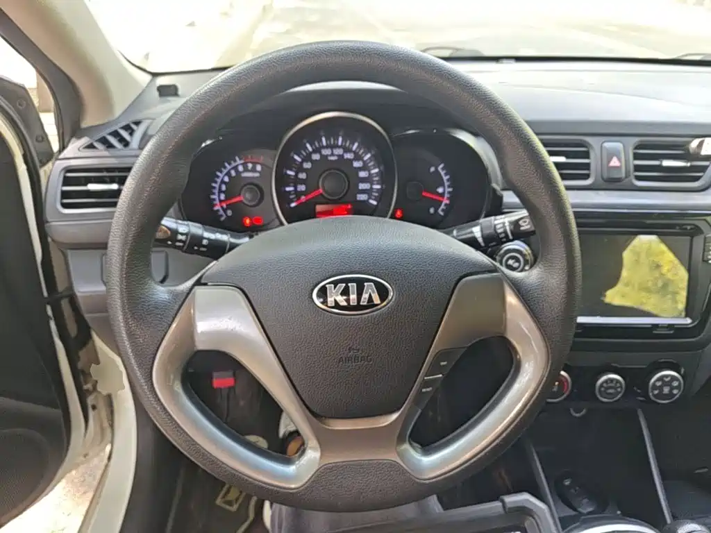 Kia K2 — миниатюра 11