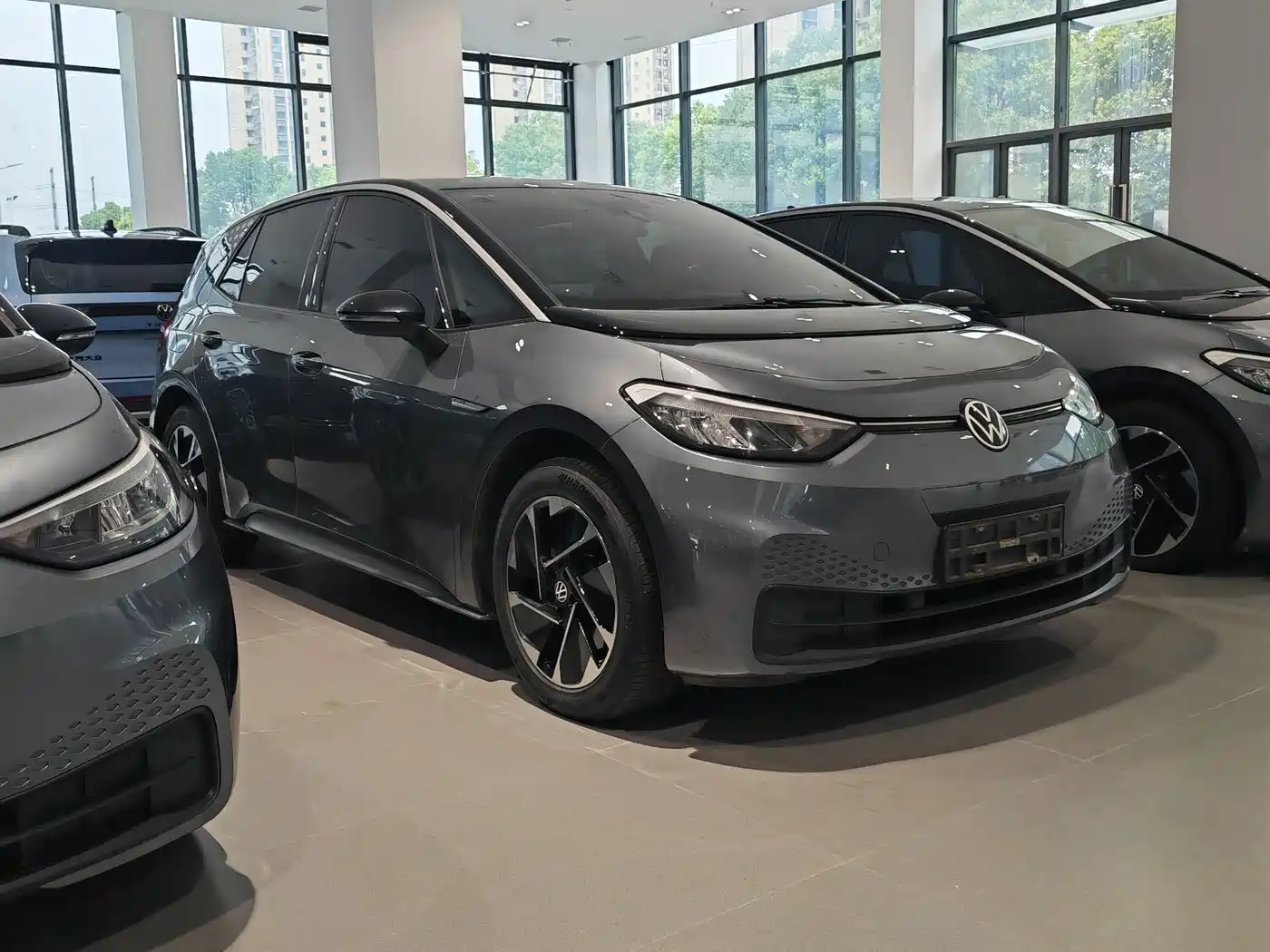 Volkswagen ID.3 2023 Silver/gray из Китая