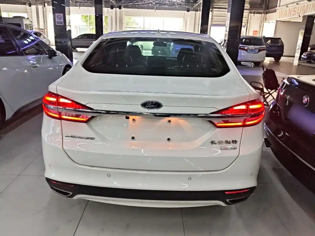 Ford Mondeo — миниатюра 6