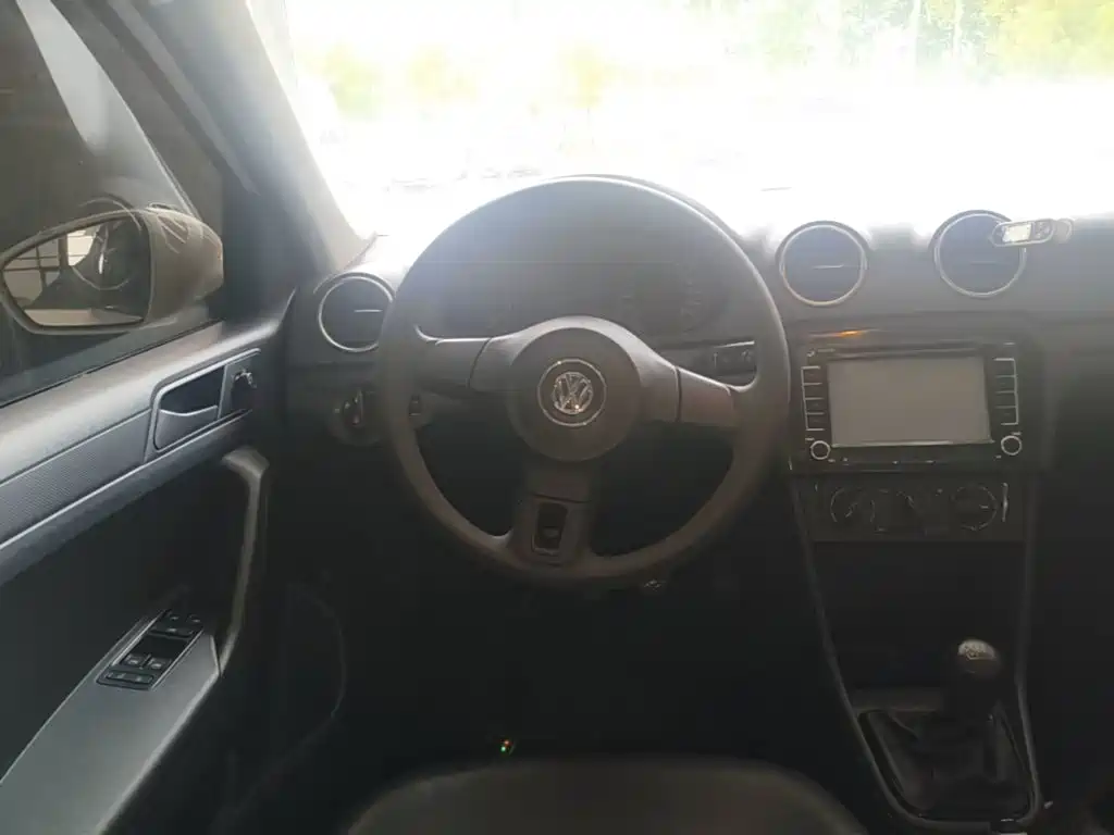 Volkswagen Jetta — миниатюра 11