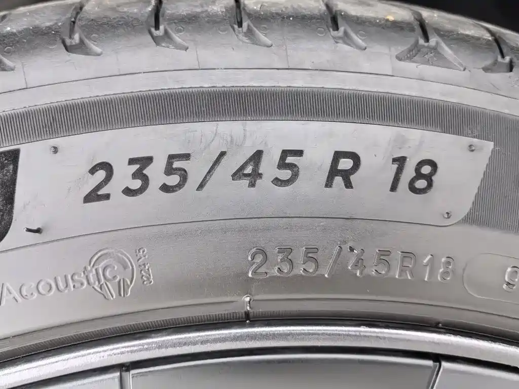 Tesla Model 3 — миниатюра 24