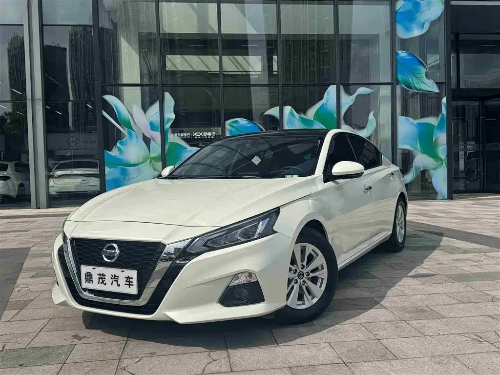 Купить Nissan Teana