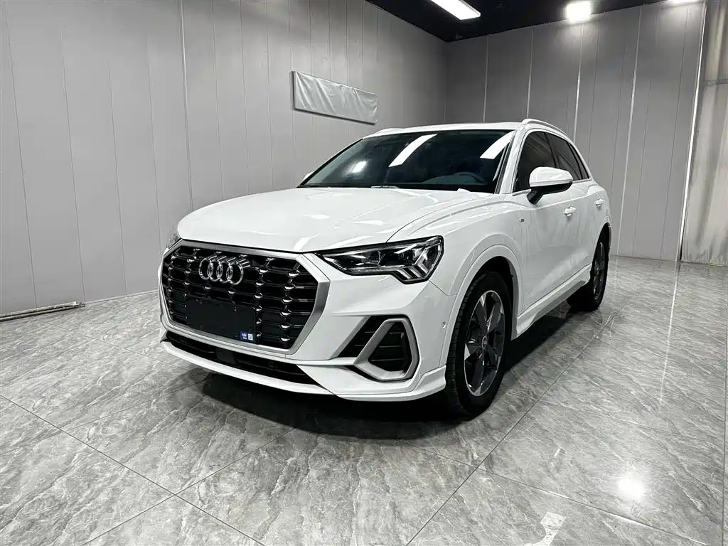 Купить Audi Q3