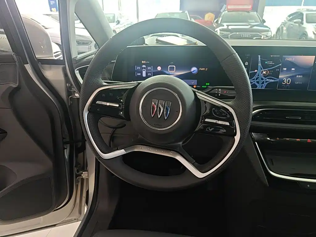 Buick GL8 Hybrid — миниатюра 11