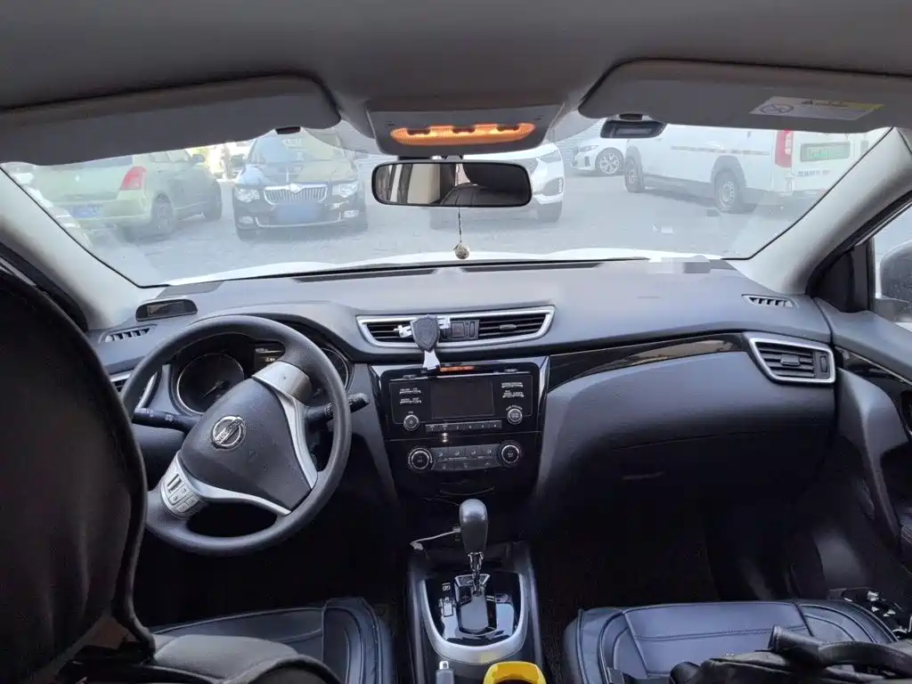 Nissan Qashqai — миниатюра 5
