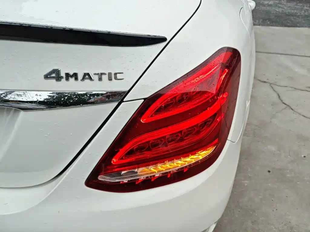 Mercedes-Benz C-Class — миниатюра 8