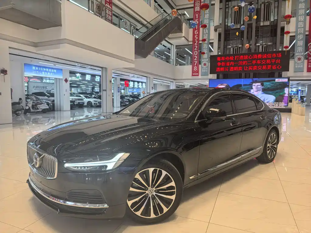 Volvo S90 PHEV 2023