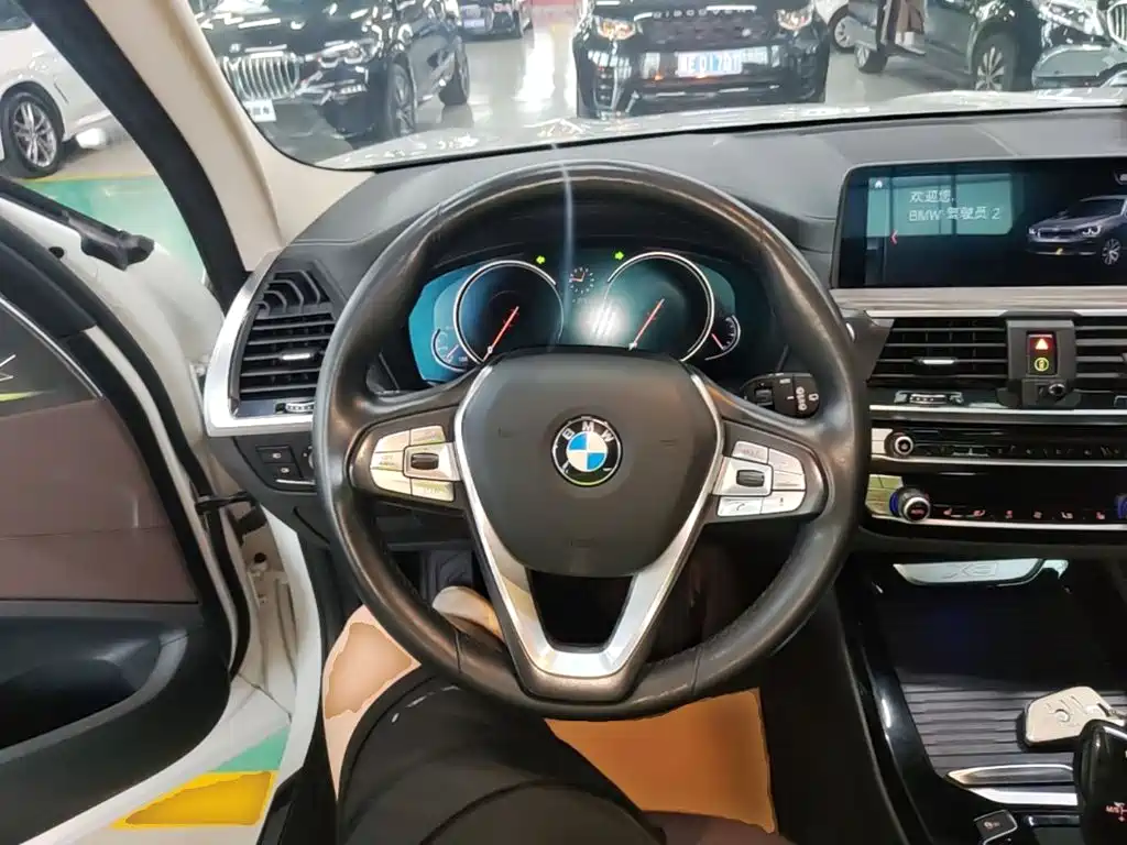 BMW X3 — миниатюра 11