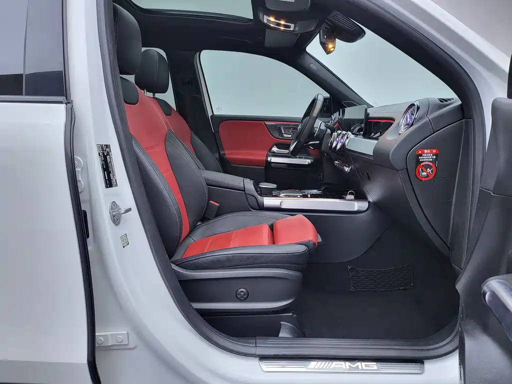 MERCEDES-BENZ GLB AMG