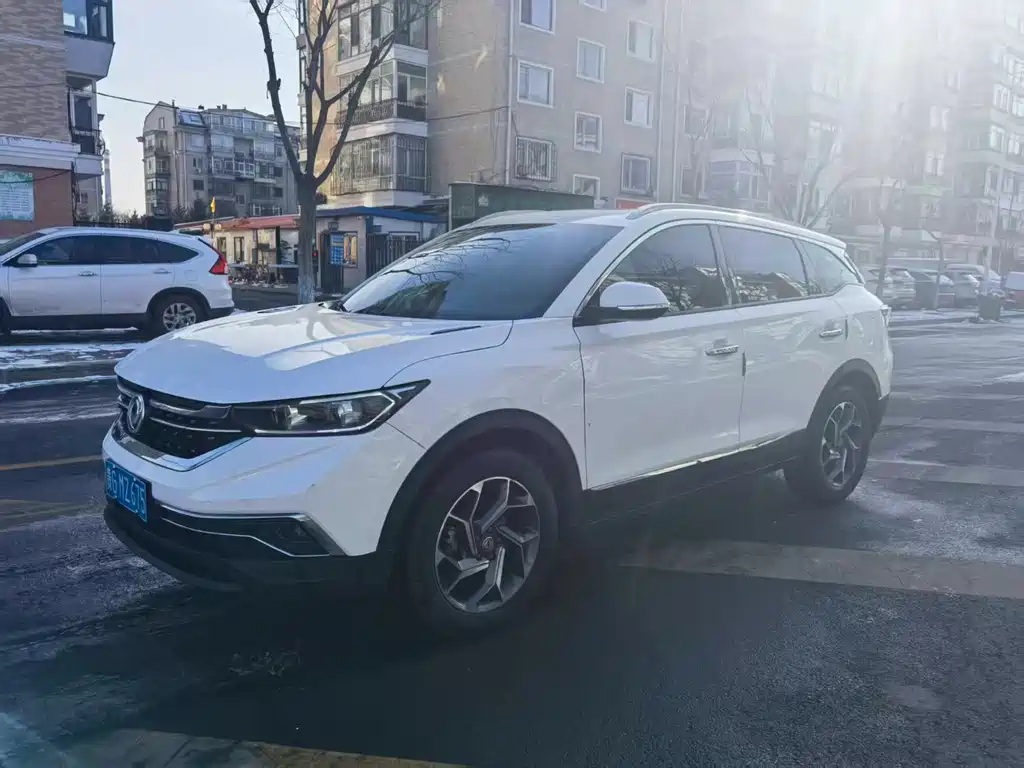 DONGFENG AX7