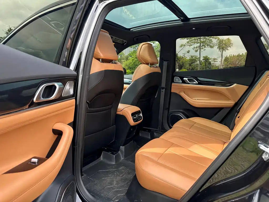 Geely Boyue L — миниатюра 9