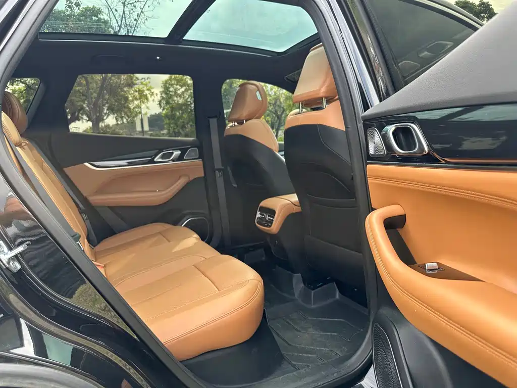 Geely Boyue L — миниатюра 11
