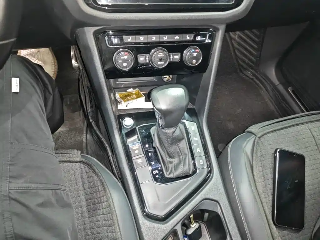 Volkswagen Tiguan L — миниатюра 14
