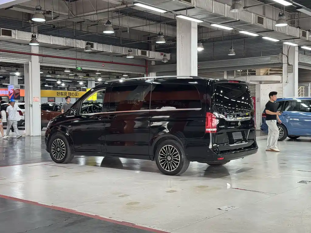 Mercedes-Benz V-Class — миниатюра 6
