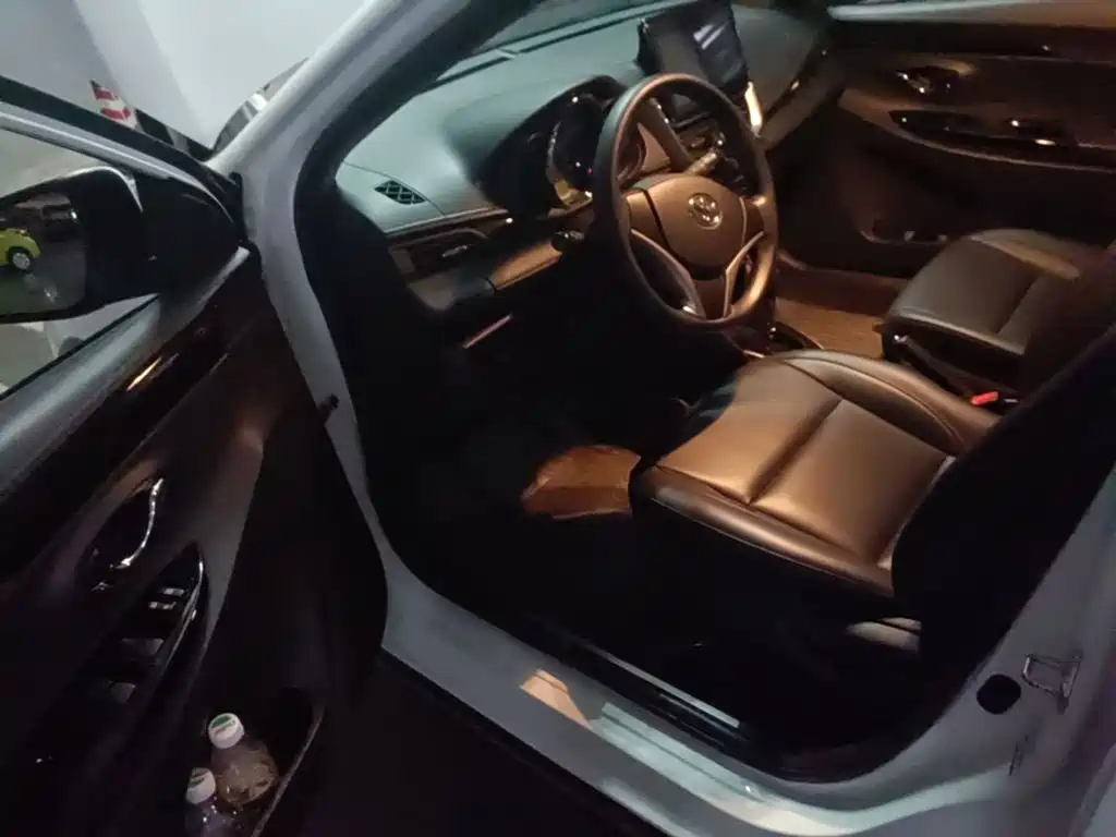 Toyota Yaris L — миниатюра 12