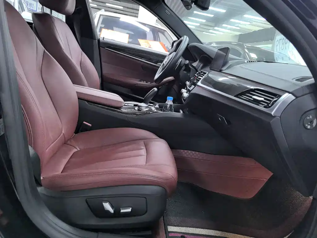 BMW 5 Series — миниатюра 14