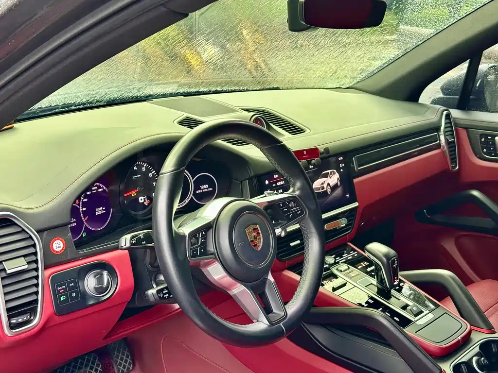 Porsche Cayenne — миниатюра 8