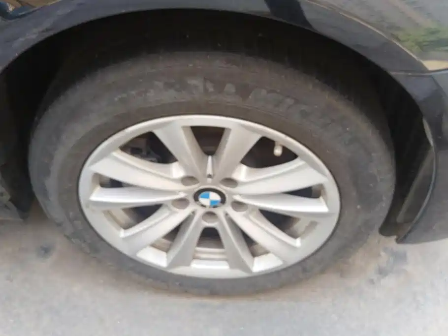BMW 5 Series — миниатюра 6