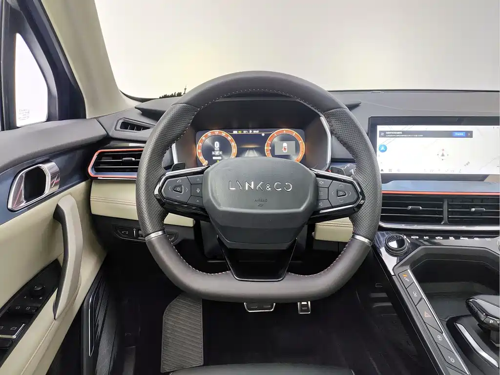 Lynk & Co 06 — миниатюра 6